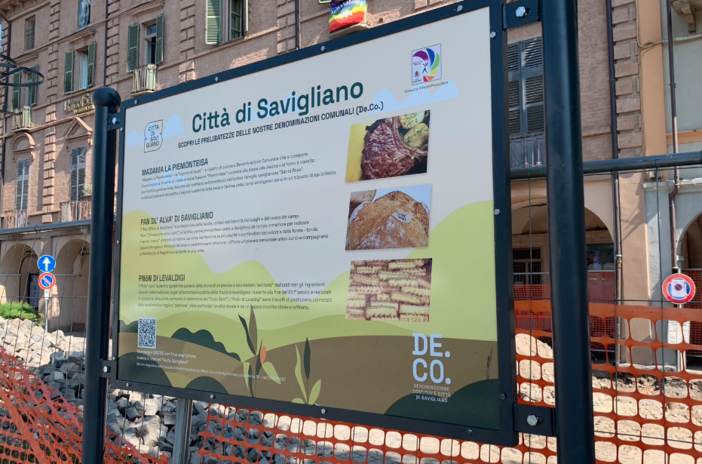 Un tabellone promozionale per le De.Co. di Savigliano Un tabellone promozionale per le De.Co. di Savigliano