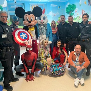 Pasqua in Pediatria al Santa Croce: uova di cioccolato e supereroi per i piccoli pazienti