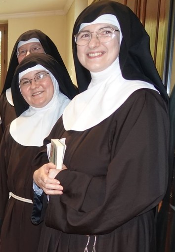 Una nuova Badessa al monastero delle Clarisse di Bra, festa per suor Carla Cristiana