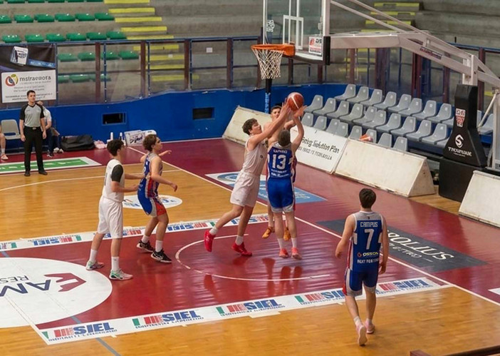 BASKET / Campus sbanca il Pala Macchia di Livorno: i giovani albesi conquistano la seconda vittoria nel girone nazionale U17 Eccellenza