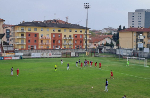 Un calcio di punizione del Cuneo Un calcio di punizione del Cuneo