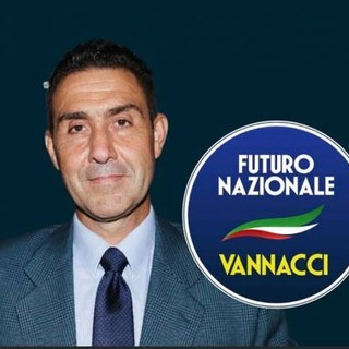 Ieri la Lega ballava con Vannacci, ora è il generale a far ballare Salvini