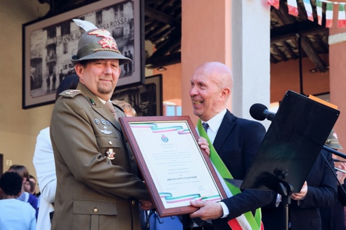 Venasca, conferita la cittadinanza onoraria alla Brigata Alpina Taurinense