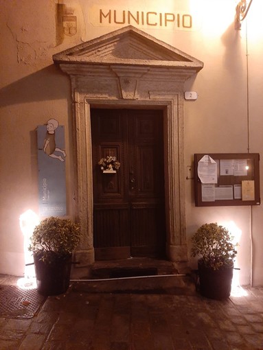 L'ingresso del palazzo comunale di Verduno