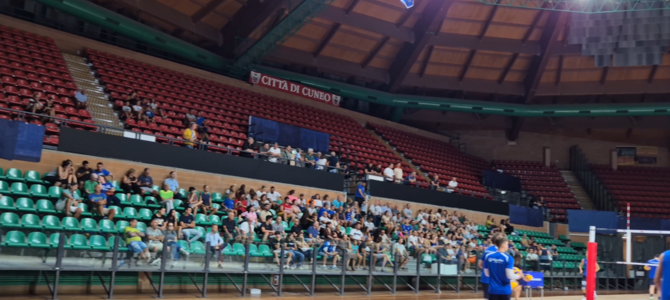 SUPERLEGA / Cuneo Volley, partita la nuova stagione: in 300 al primo allenamento a porte aperte [VIDEO]
