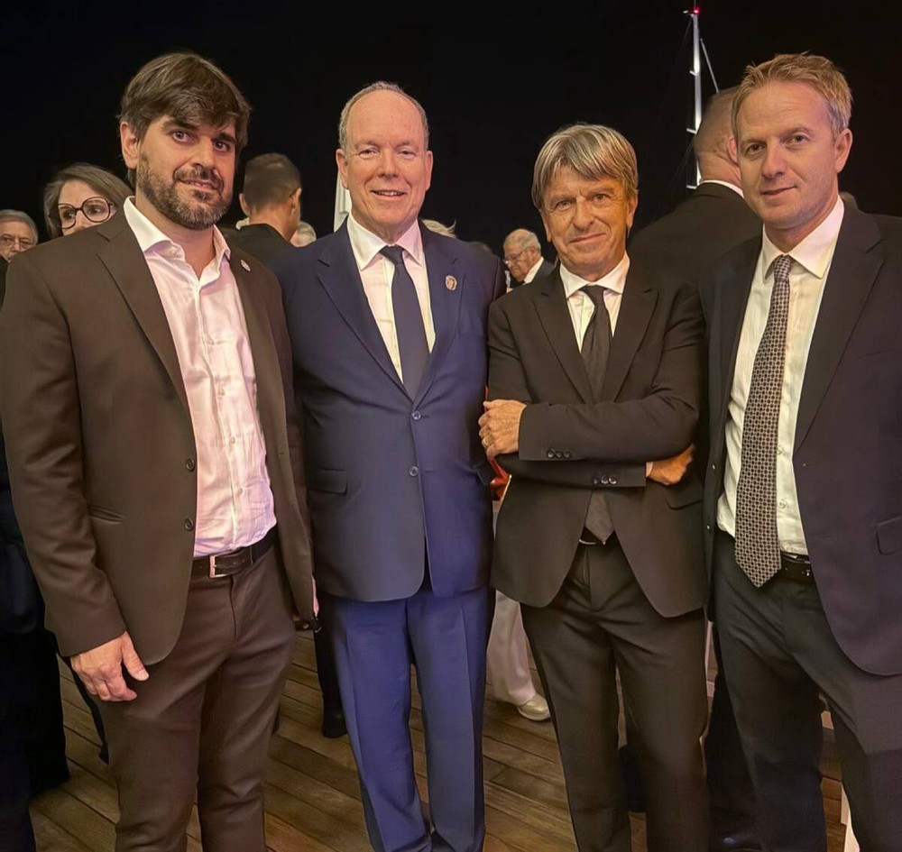 I tre sindaci di Novello, Cerretto Langhe e Niella Belbo col principe Alberto di Monaco