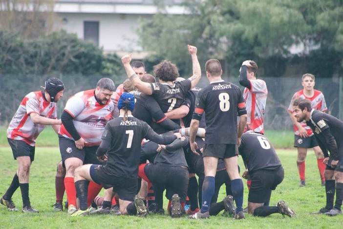 RUGBY / Esordio casalingo davanti a un buon pubblico: il Val Tanaro lotta ma cede al Valcuvia RUGBY / Esordio casalingo davanti a un buon pubblico: il Val Tanaro lotta ma cede al Valcuvia