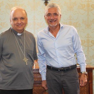 Il vescovo Monsignor Marco Brunetti e il sindaco Carlo Bo