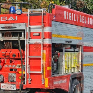 Fiammata dal camino a Cissone: intervento dei vigili del fuoco di Mondovì Fiammata dal camino a Cissone: intervento dei vigili del fuoco di Mondovì