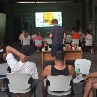 Il cinema unisce la Caritas Albese: la prima serata di "Quasi amici" è già un piccolo successo
