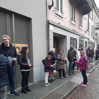 Il flash mob letterario del trasloco ad Alberi d'acqua