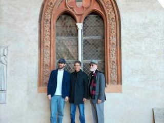 Jacopo Veneziani e Alberto Manguel in visita a Casa Cavassa accompagnati da Franco Giletta