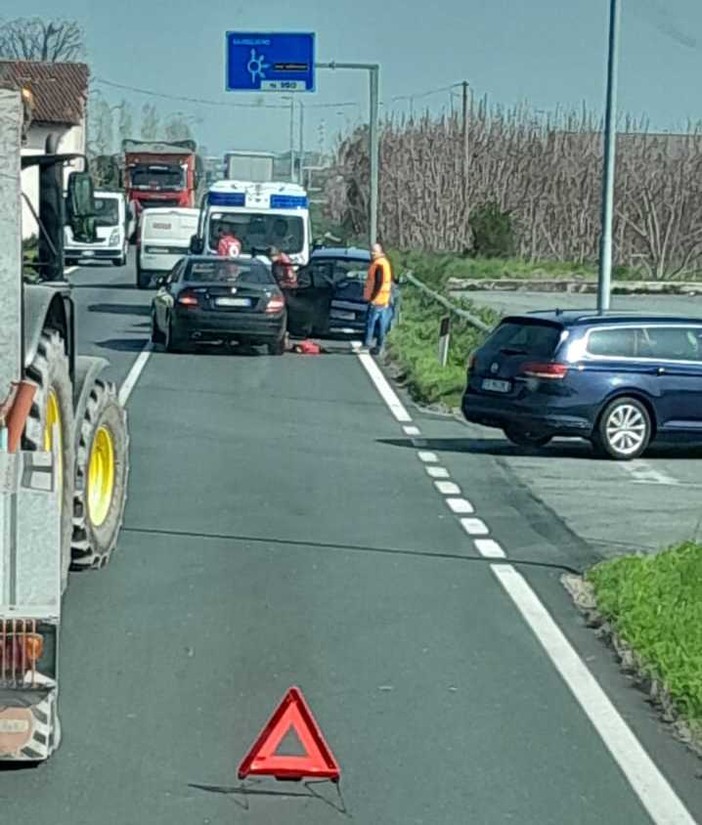 Tamponamento tra auto in via Saluzzo a Savigliano, rallentamenti e disagi alla viabilità