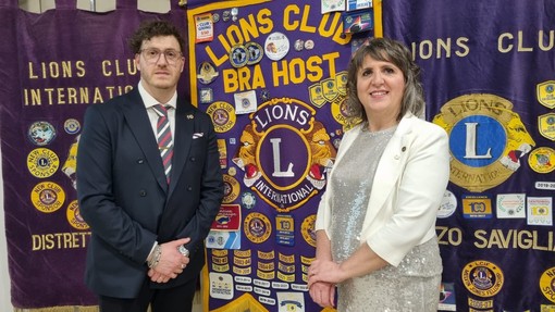 In foto Silvia Gullino con Andrea Molineris, soci del LC Bra Host