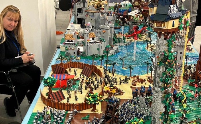 Geometri e mattoncini: a Cuneo creatività e divertimento conquistano oltre 800 visitatori Geometri e mattoncini: a Cuneo creatività e divertimento conquistano oltre 800 visitatori