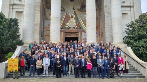 Foto di gruppo per i pensionati Rolfo