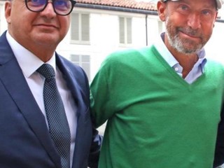 Daniele Sobrero con il compianto Gianluca Vialli durante la sua visita ad Alba per &quot;L'Alba dei Campioni&quot;