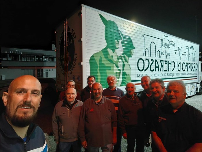 Cherasco presente all’Adunata Nazionale degli Alpini: il racconto della trasferta a Genova