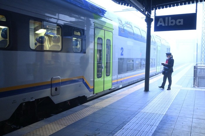Modifiche alla circolazione dei treni della linea SFM 4 (Ciriè-Alba), tra le stazioni di Bra e Carmagnola Modifiche alla circolazione dei treni della linea SFM 4 (Ciriè-Alba), tra le stazioni di Bra e Carmagnola