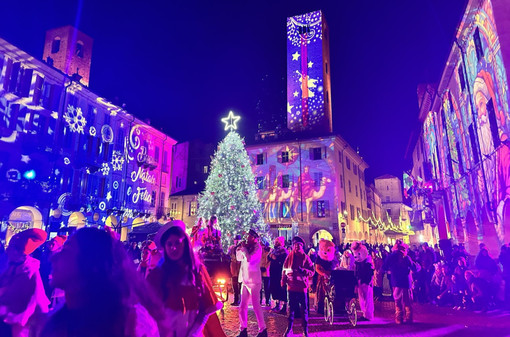 L'Epifania chiude le feste nelle città della Granda. In foto, piazza Risorgimento ad Alba (Ph. Comune di Alba)