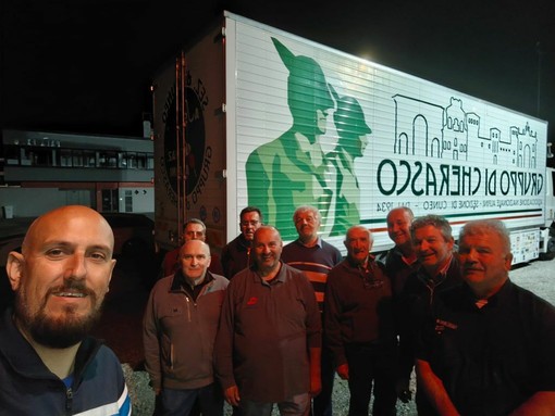 Cherasco presente all’Adunata Nazionale degli Alpini: il racconto della trasferta a Genova