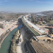 L'immagine del varo dell'ultimo ponte lo scorso novembre in vista del completamento dell'autostrada Asti-Cuneo e sua apertura integrale