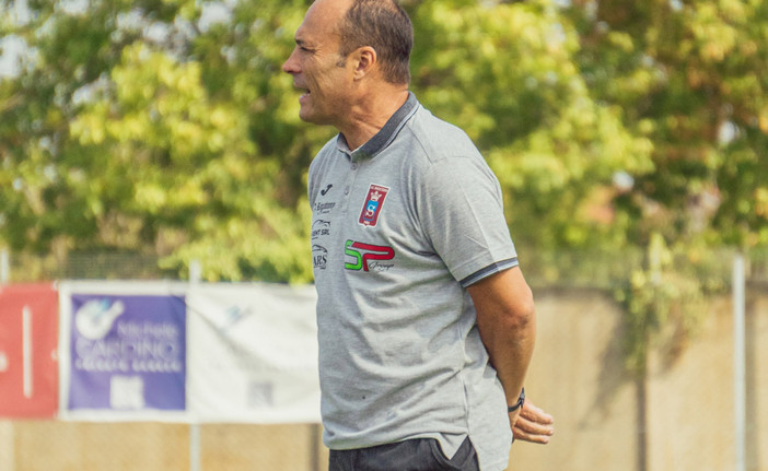 L'allenatore del Saluzzo Antonino Asta (foto - pagina FB Saluzzo Calcio) L'allenatore del Saluzzo Antonino Asta (foto - pagina FB Saluzzo Calcio)
