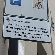 Alba, usava il contrassegno per disabili di una persona morta da oltre un anno: ritirati il permesso e sei punti sulla patente Alba, usava il contrassegno per disabili di una persona morta da oltre un anno: ritirati il permesso e sei punti sulla patente