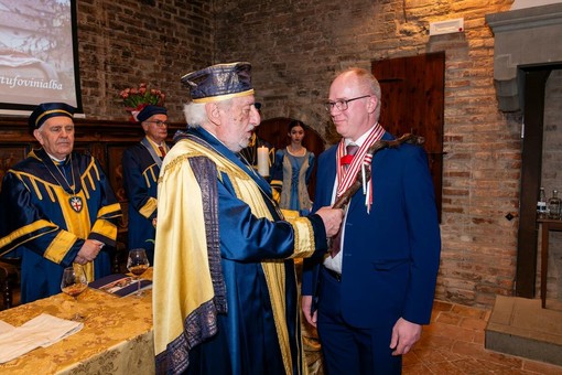 331° Capitolo dei Tulipani: al Castello di Grinzane Cavour si rinnova l’amicizia tra Langhe e Paesi Bassi