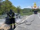 In fiamme una Ford ibrida sulla strada per Montezemolo: intervengono i Vigili del Fuoco