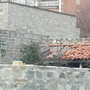 Bivacchi all'ex tribunale in un immagine di repertorio di alcuni ani fa