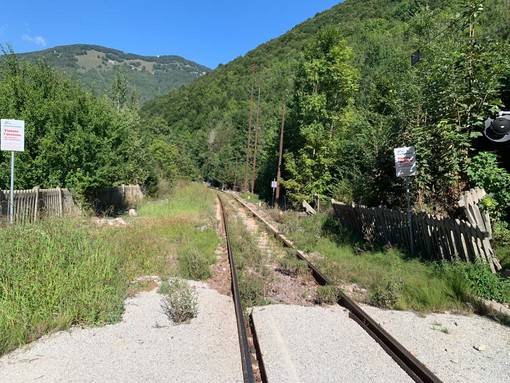 I binari della ferrovia Cuneo-Nizza