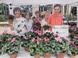 alcuni rappresentanti delle associazioni cittadine presenti alla festa patronale di Bra (foto Maurizio Mangino)