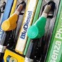 Accise mobili e caro carburante: da domani addio allo sconto sul gasolio Accise mobili e caro carburante: da domani addio allo sconto sul gasolio