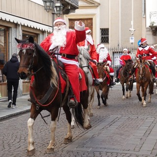 A Bra Babbo Natale va a cavallo con la Scuderia del Bandito A Bra Babbo Natale va a cavallo con la Scuderia del Bandito