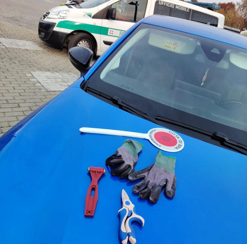 Bra: appropriazione indebita e possesso di oggetti da scasso, due trentenni denunciati dalla Polizia Locale