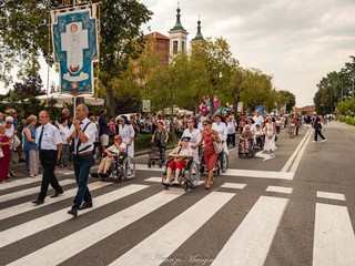alcuni rappresentanti delle associazioni cittadine presenti alla festa patronale di Bra (foto Maurizio Mangino)