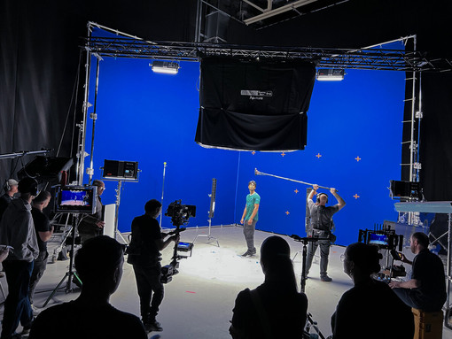 Da Serralunga a Manchester: il regista Stefano Moscone firma la nuova pubblicità del City Da Serralunga a Manchester: il regista Stefano Moscone firma la nuova pubblicità del City