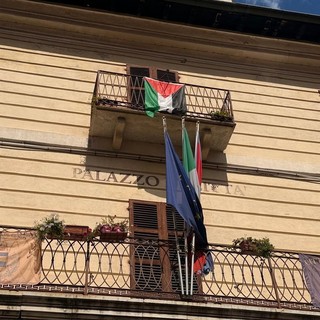 Bandiera della Palestina sul municipio a Garessio, la minoranza: "Il Comune è sede istituzionale deve mantenere carattere di neutralità" Bandiera della Palestina sul municipio a Garessio, la minoranza: "Il Comune è sede istituzionale deve mantenere carattere di neutralità"