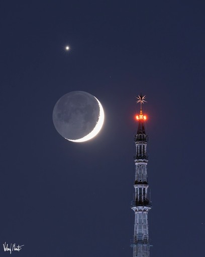 Il bacio cosmico tra Luna e Venere, che ha incantato il cielo Il bacio cosmico tra Luna e Venere, che ha incantato il cielo