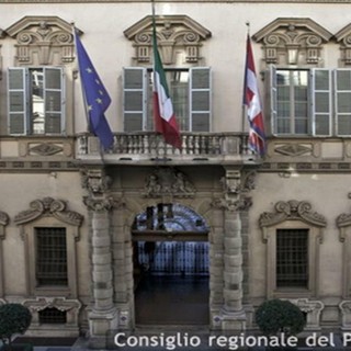 Studenti dell'Einaudi di Alba a Palazzo Lascaris: prima giornata formativa del progetto civico “Ragazzi in aula”