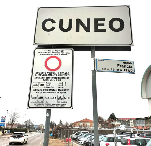 Da lunedì 15 settembre tornano in vigore le misure antismog. Ma senza le nuove limitazioni previste per gli Euro 5