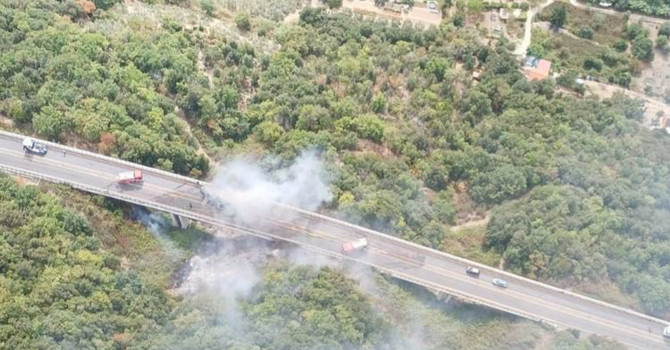 Mezzo pesante in fiamme sulla A6, riaperta la carreggiata per Torino