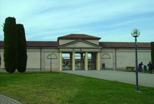 Lo zainetto era stato smarrito nei pressi del cimitero di Alba Lo zainetto era stato smarrito nei pressi del cimitero di Alba