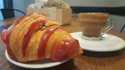 Burro, pasta sfoglia e un pizzico di poesia: è il Croissant Day
