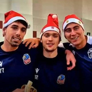 IL NATALE DEGLI SPORTIVI / Gli auguri in tutte le lingue del Cuneo Volley: "Buon Natale e buone feste" [VIDEO]
