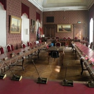 L'incontro si terrà presso la sala Consiglio del Comune L'incontro si terrà presso la sala Consiglio del Comune