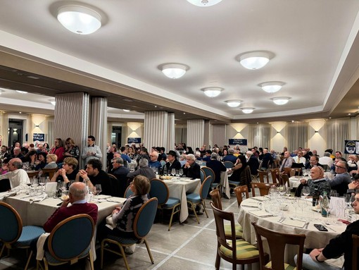 In 250 per la cena di Natale di Fratelli d’Italia della Federazione Provinciale di Cuneo In 250 per la cena di Natale di Fratelli d’Italia della Federazione Provinciale di Cuneo