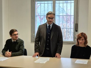 Confartigianato consegna pc ricondizionati alla Casa di Reclusione "Montalto". Da sx: il sindaco di Alba Alberto Gatto, il direttore della Casa di Reclusione Nicola Pangallo e la presidente di Confartigianato Cuneo Imprese Daniela Balestra Confartigianato consegna pc ricondizionati alla Casa di Reclusione "Montalto". Da sx: il sindaco di Alba Alberto Gatto, il direttore della Casa di Reclusione Nicola Pangallo e la presidente di Confartigianato Cuneo Imprese Daniela Balestra