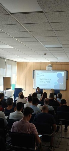 Bra, grande partecipazione al convengo su tachigrafo, lavoro e sostegni alle imprese organizzato dalla Fai Conftrasporto Cuneo-Asti